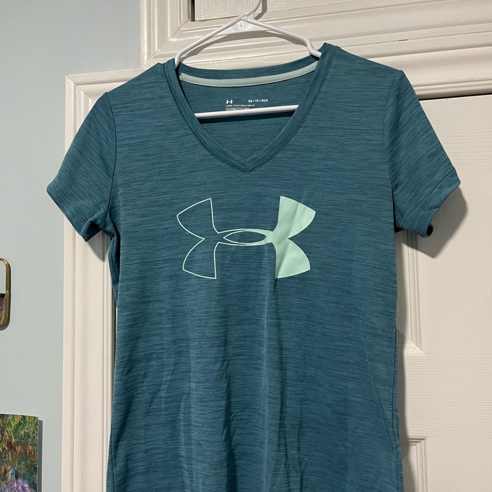 Under Armour Women's Short Sleeve Top in Teal and Light Green